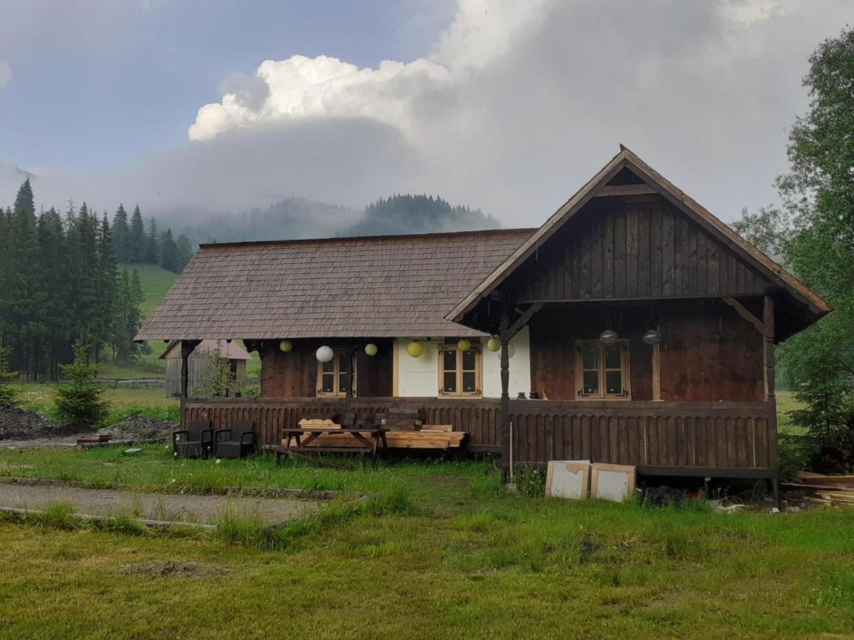 Hotel La Malu' Bistritei - Casutele Valea Stanii Zewnętrze zdjęcie
